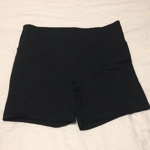 Black 90 Degree By Reflex workout shorts small